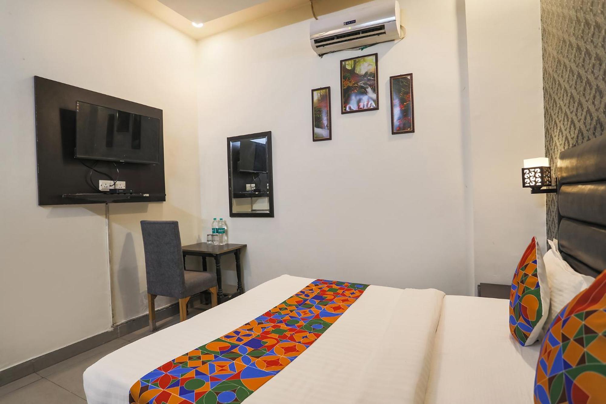 Fabhotel The Diamond Газиабад Екстериор снимка