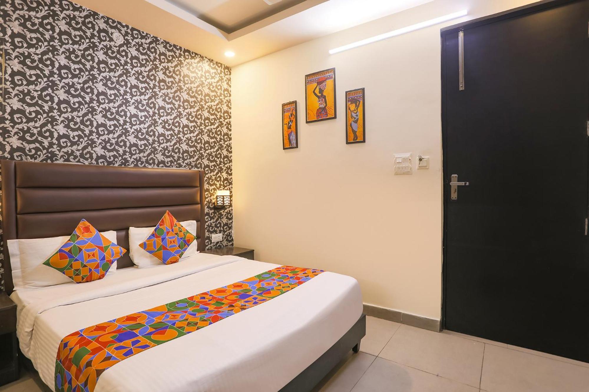 Fabhotel The Diamond Газиабад Екстериор снимка