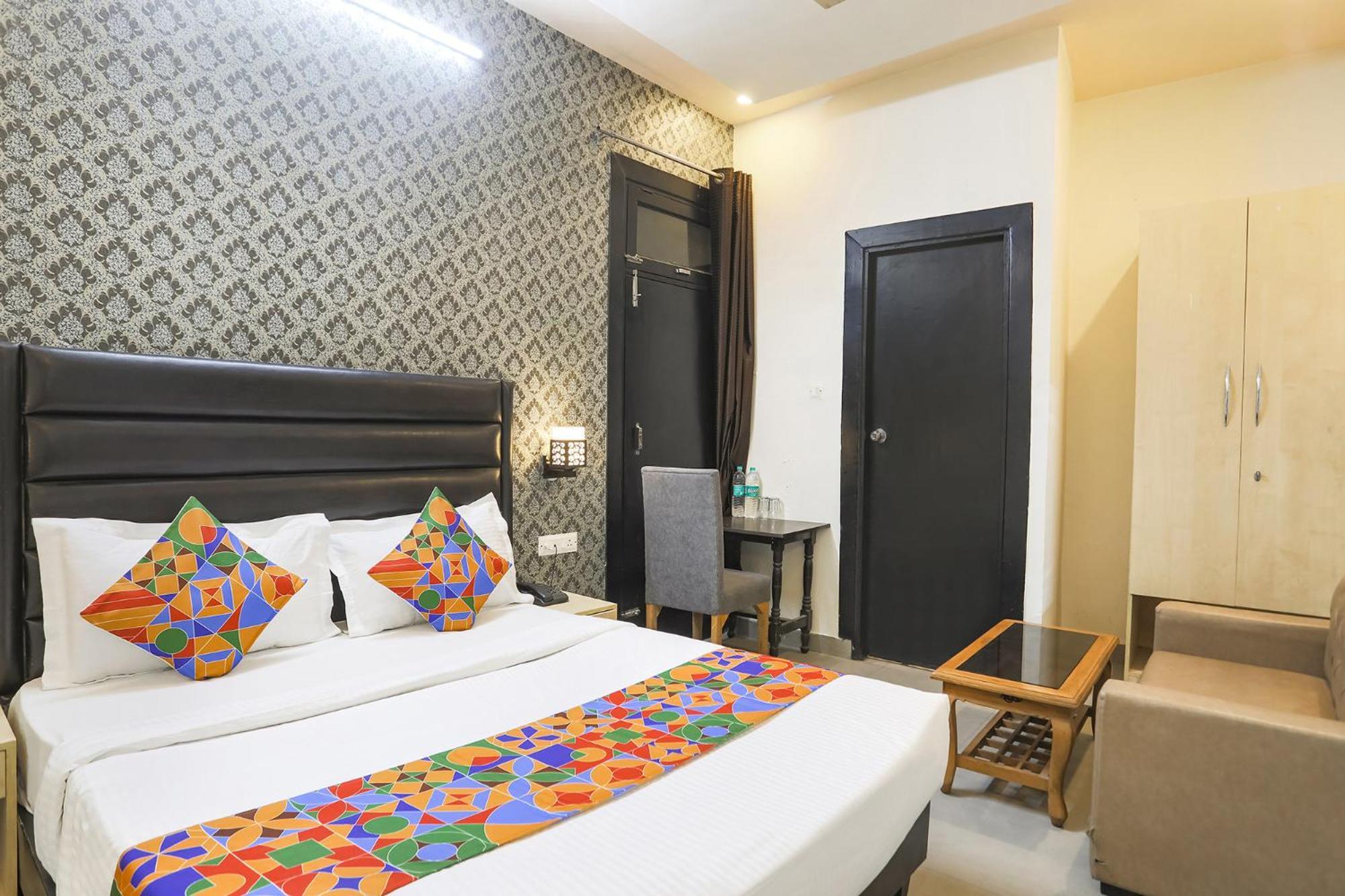 Fabhotel The Diamond Газиабад Екстериор снимка
